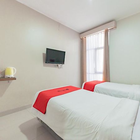 Hotel Reddoorz Near Pasar Baru Bandung Extérieur photo