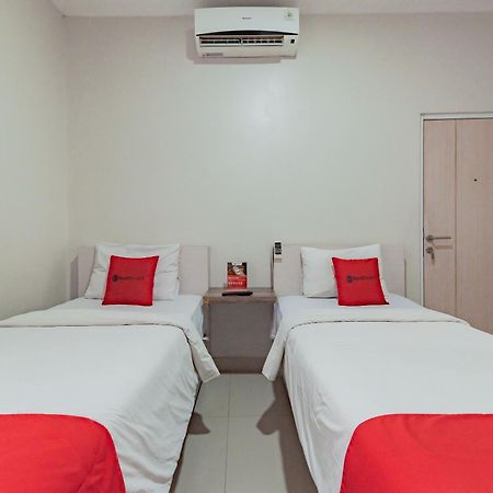 Hotel Reddoorz Near Pasar Baru Bandung Extérieur photo