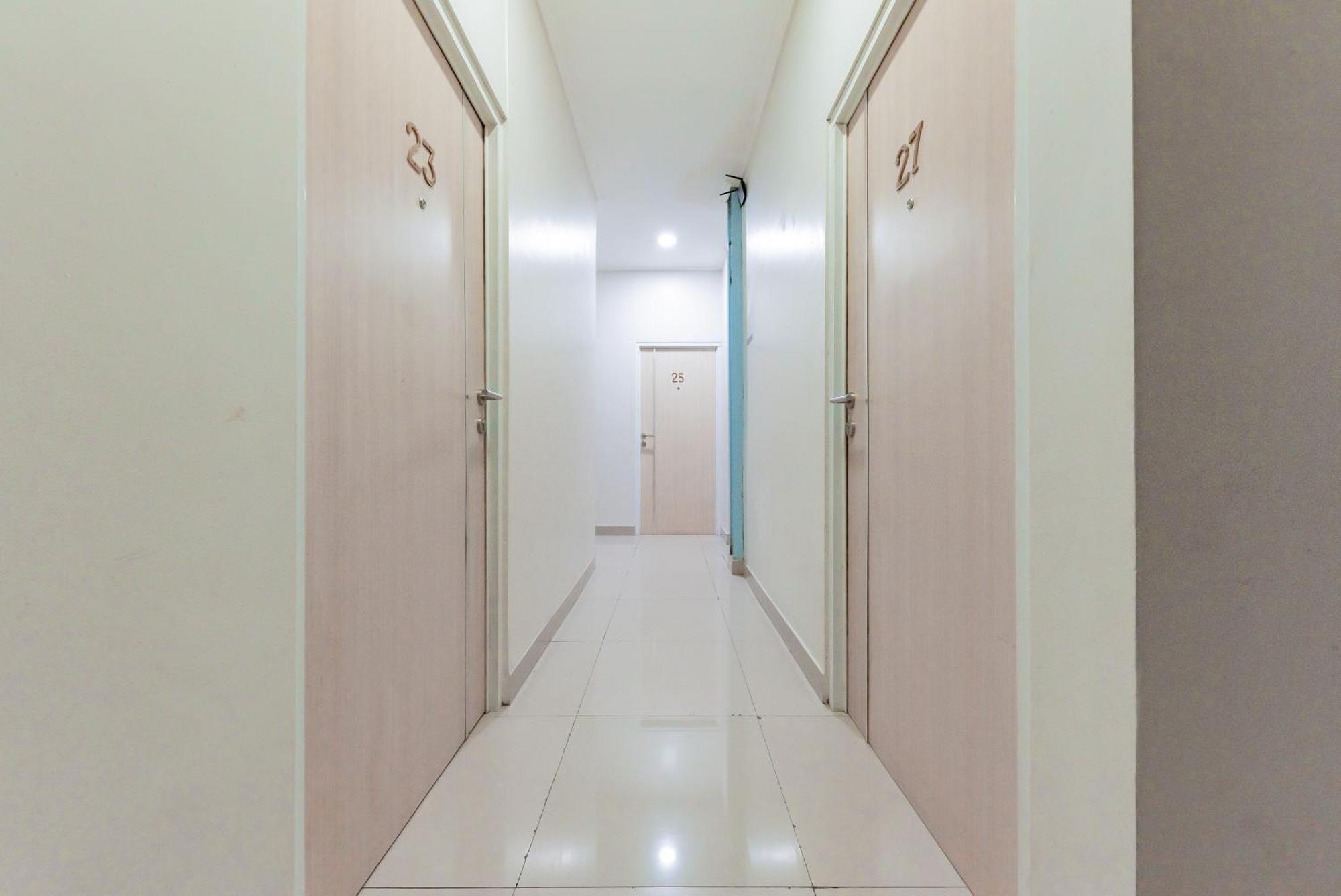Hotel Reddoorz Near Pasar Baru Bandung Extérieur photo